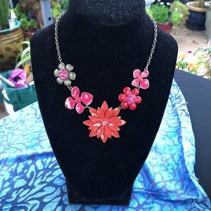 FLORAL ‘STATEMENT’  NECKLACE🌸- pinks, corral, silver.
